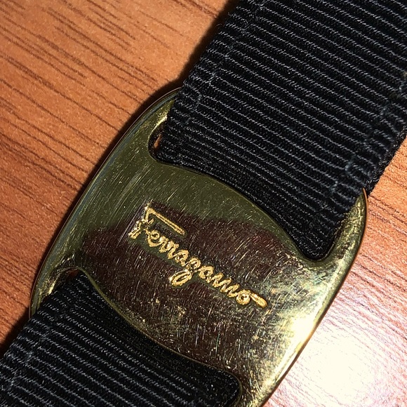 Authentic Salvatore Ferragamo Vara Ribbon Keychain / Bag Charm - Picture 4 of 9